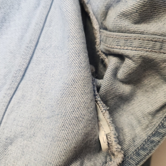 ZARA Cropped Denim Jacket Light Wash Arched Hem Jean Bolero Size L - Picture 10 of 13